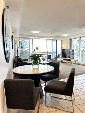 Core beachfront 2 Bedrooms Apartment by Gold Coast Premium